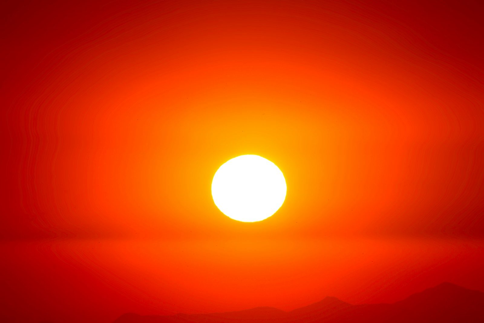 Photo by Luis Graterol sunset
